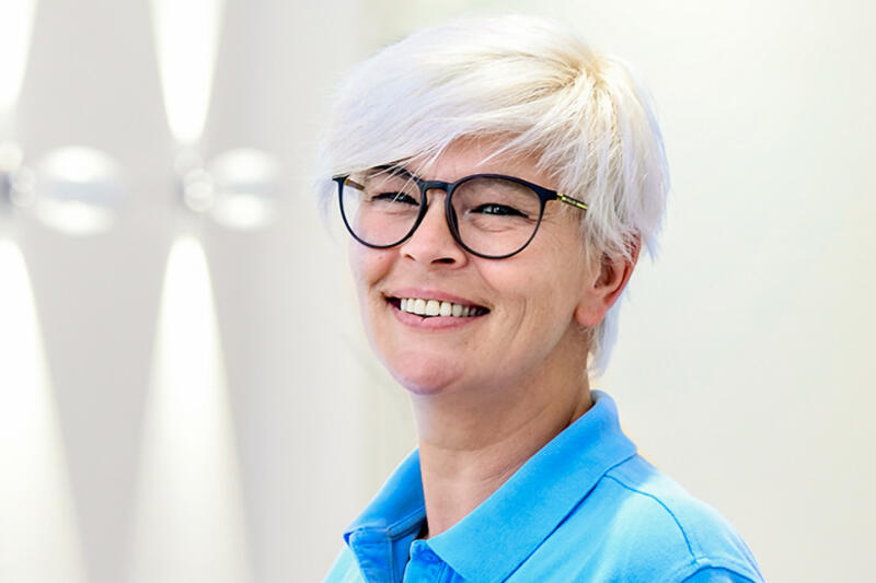 Sabine Boehmer – Zahnarztpraxis Thomas Beruda Hamm Sabine Boehmer aus dem Team der Zahnarztpraxis Thomas Beruda in Hamm